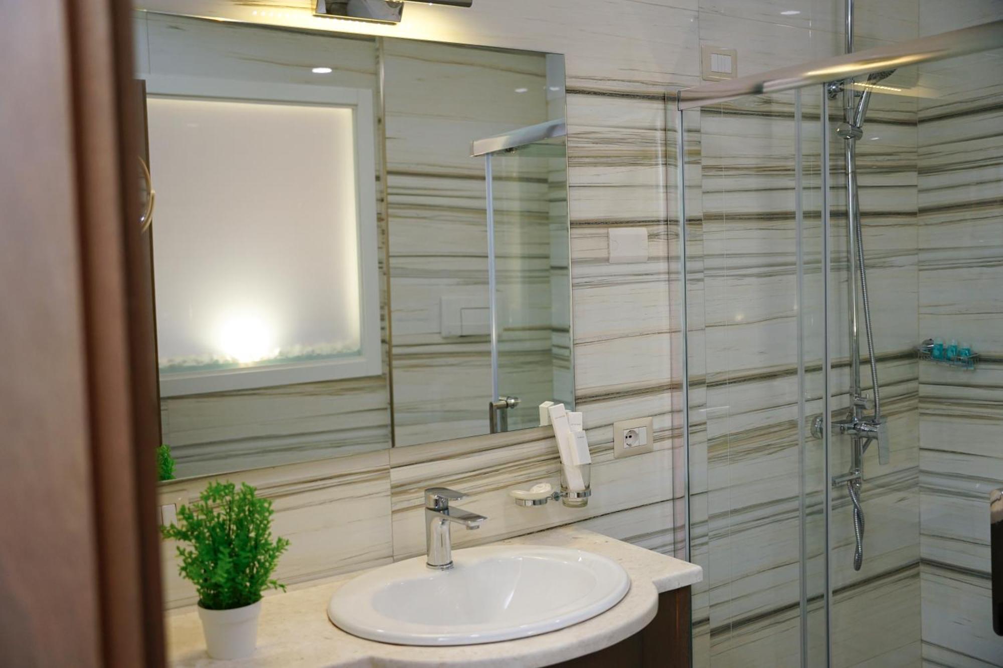 Doanesia Premium & Hotel Tirana