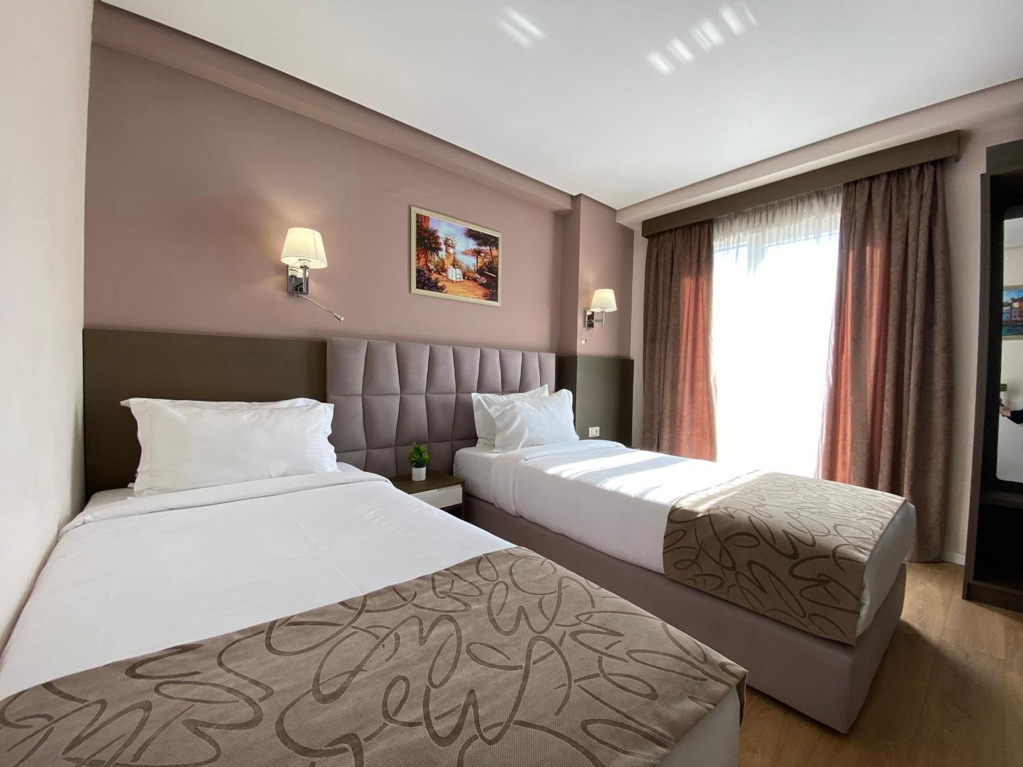 Hotel Doanesia Premium & 4*