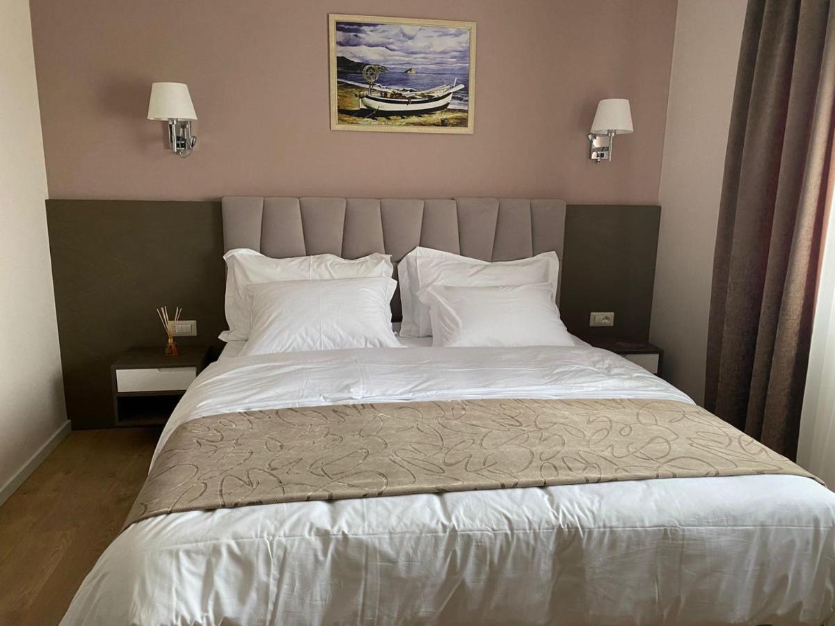 Hotel Doanesia Premium & Mezez