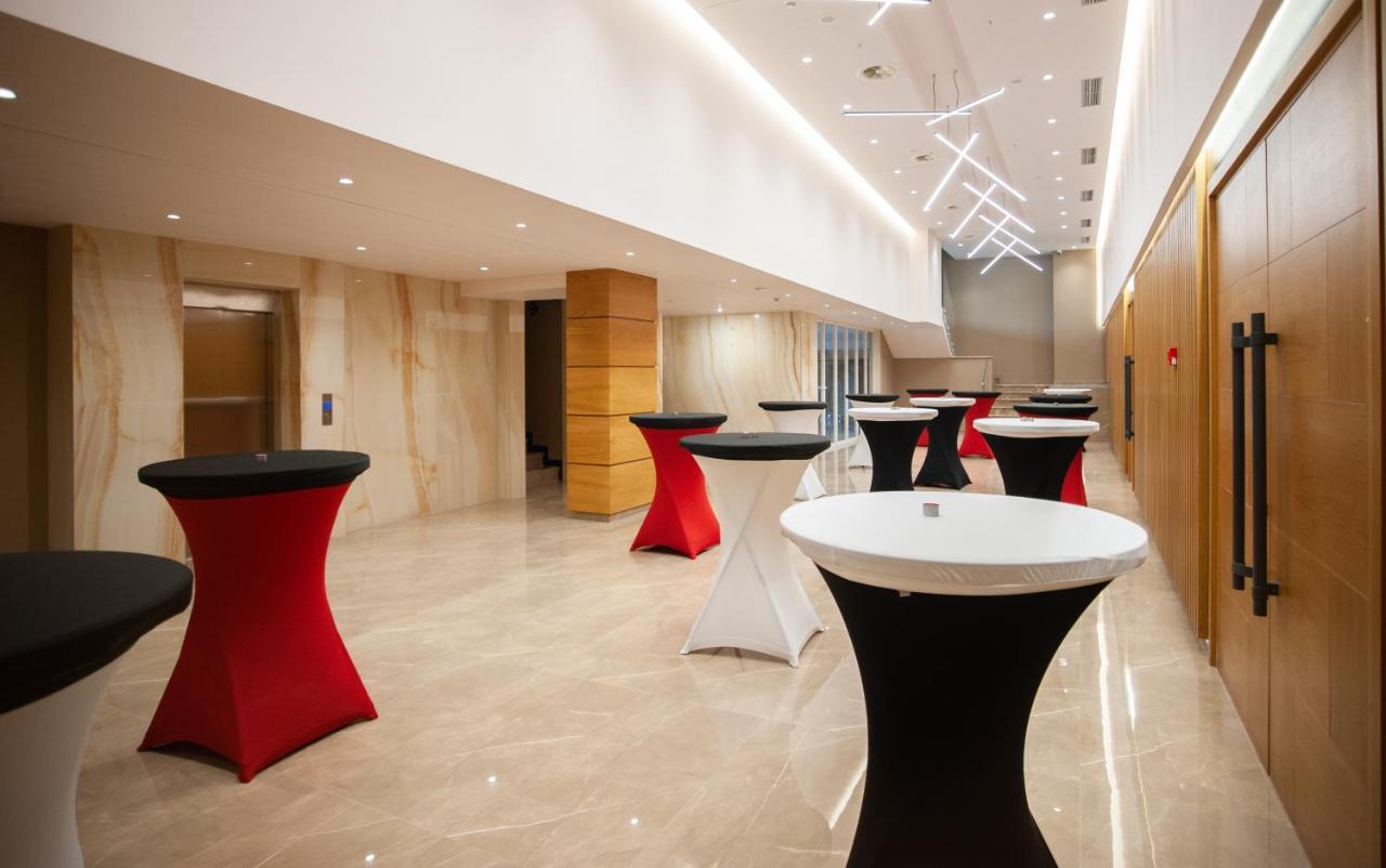 Doanesia Premium & Tirana