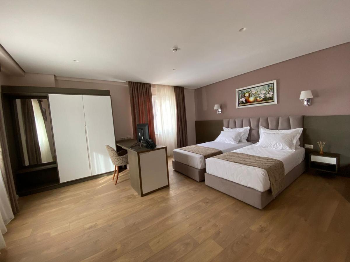 Hotel Doanesia Premium & Mezez