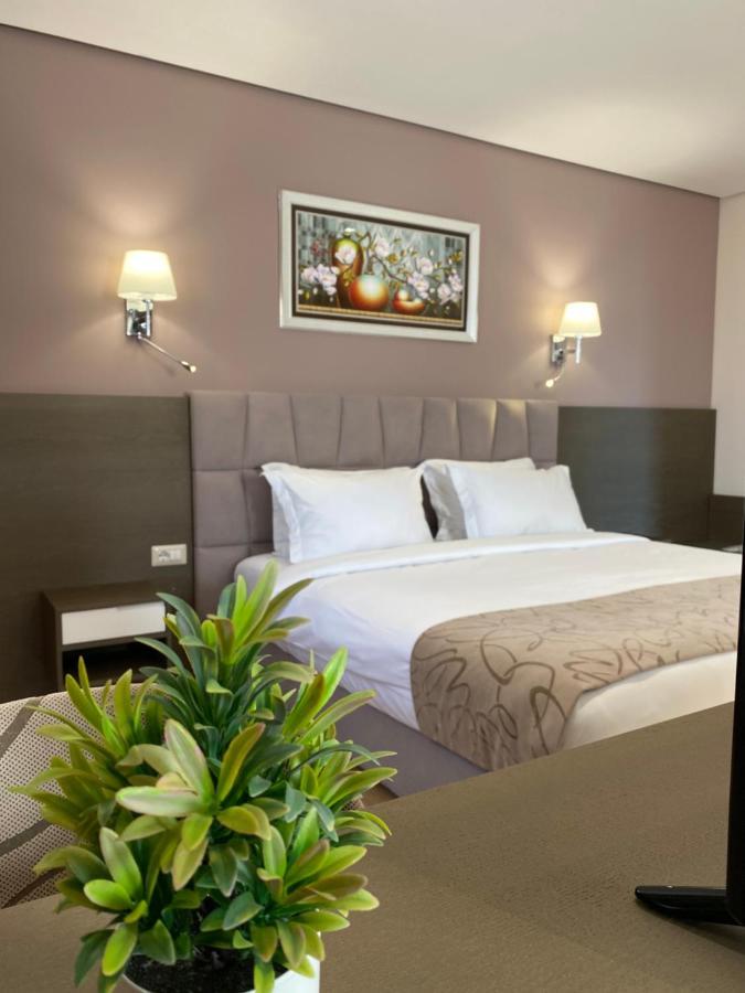 Hotel Doanesia Premium & 4*