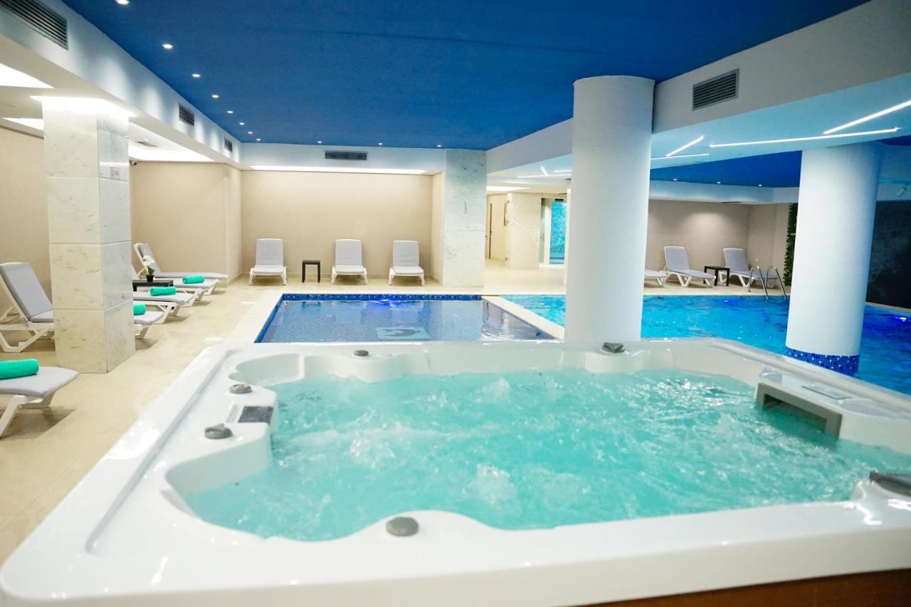 Hotel Doanesia Premium & Mezez