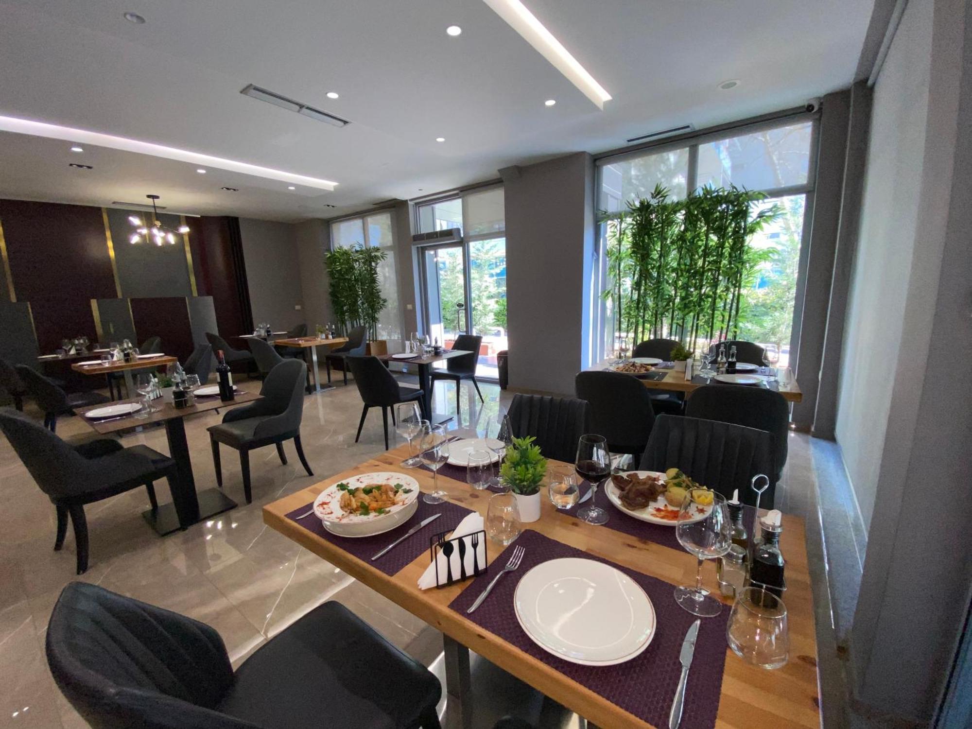 Doanesia Premium & Hotel