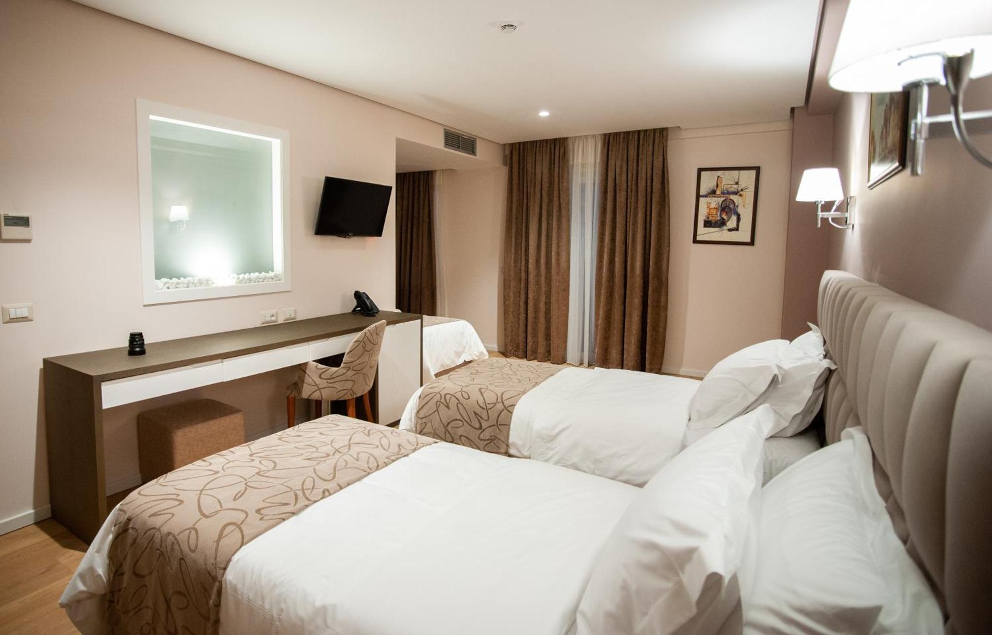 Hotel Doanesia Premium &