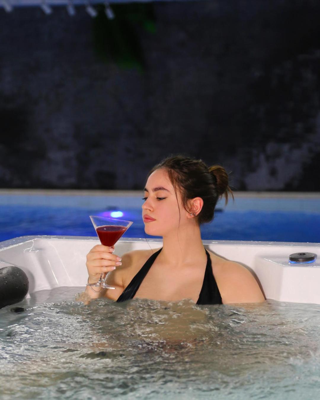 Hotel Doanesia Premium & Mezez